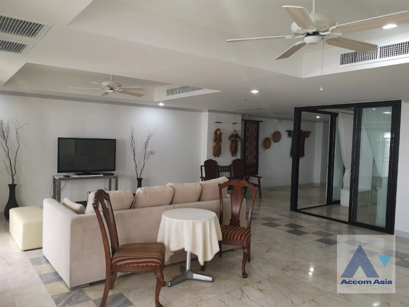unitPet friendly |  3 Bedrooms  Condominium For Sale in Sukhumvit, Bangkok  near MRT Phetchaburi (AA18501)