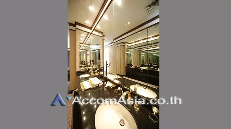 7  3 br Apartment For Rent in Sathorn ,Bangkok BTS Chong Nonsi at Cozy low rise AA18506