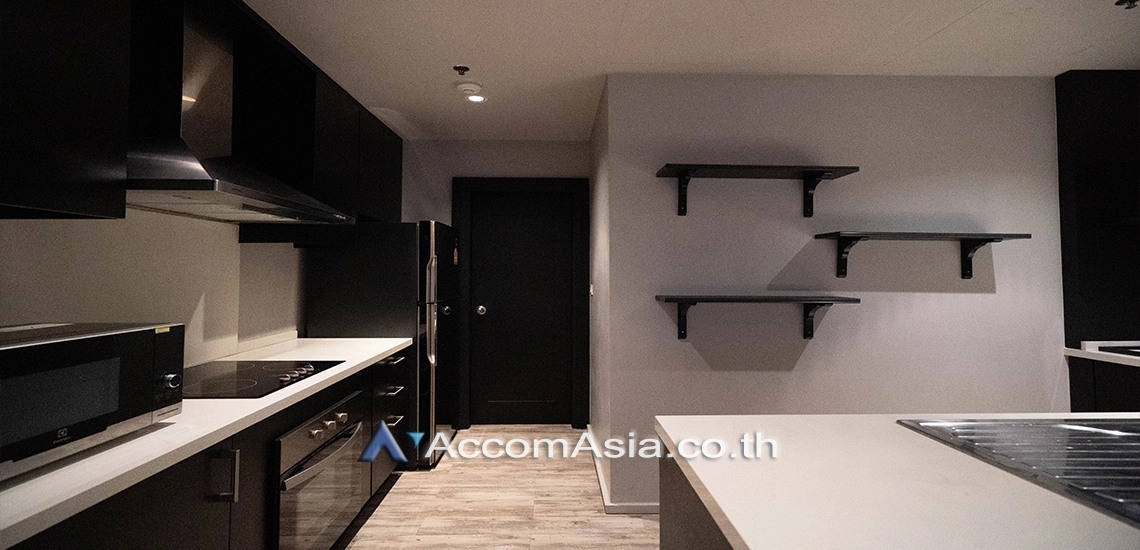 unitCorner Unit |  3 Bedrooms  Condominium For Rent & Sale in Sukhumvit, Bangkok  near BTS Phrom Phong (AA18528)