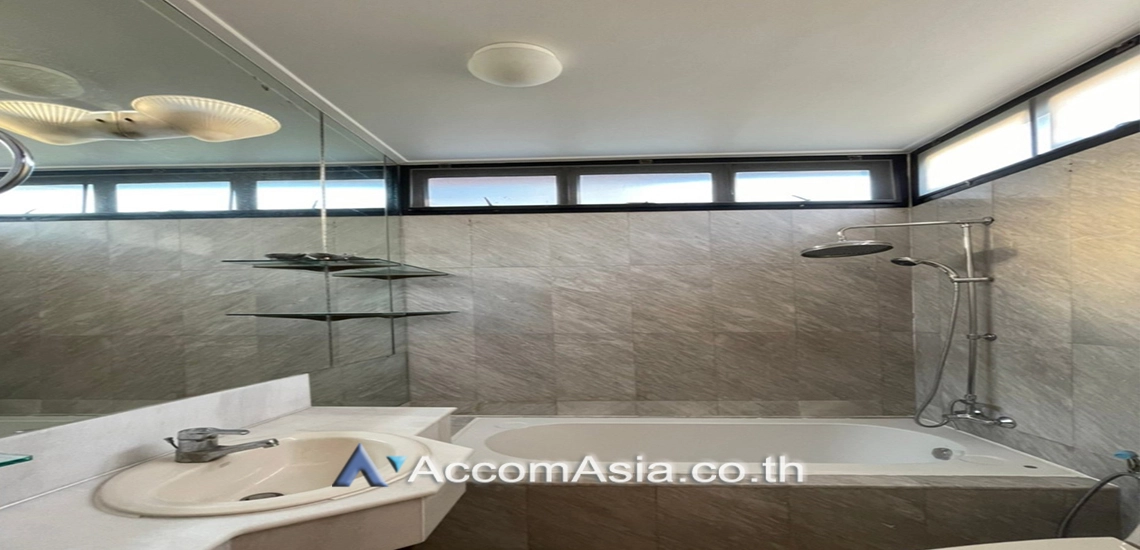 12  3 br House For Rent in Sukhumvit ,Bangkok BTS Nana AA18538