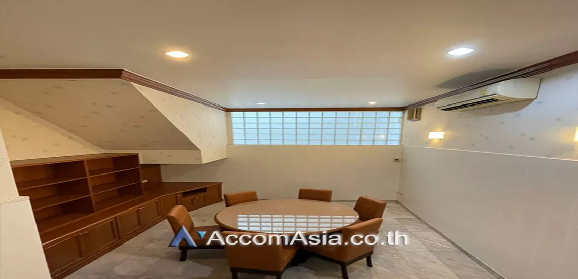 Home Office |  3 Bedrooms  House For Rent in Sukhumvit, Bangkok  near BTS Nana (AA18538)