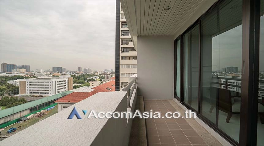 10  3 br Apartment for rent and sale in Sukhumvit ,Bangkok BTS Ekkamai at High-Rise Living with a Large Balcony Apartment in Ekkamai AA18543