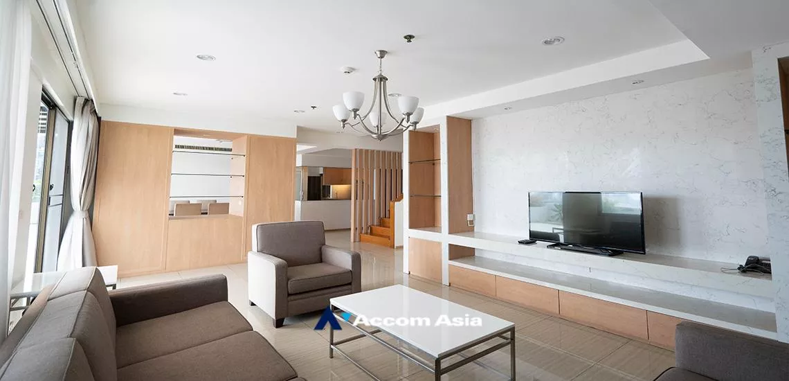 4  4 br Apartment For Rent in Sukhumvit ,Bangkok BTS Ekkamai at Comfort living and well service AA18545