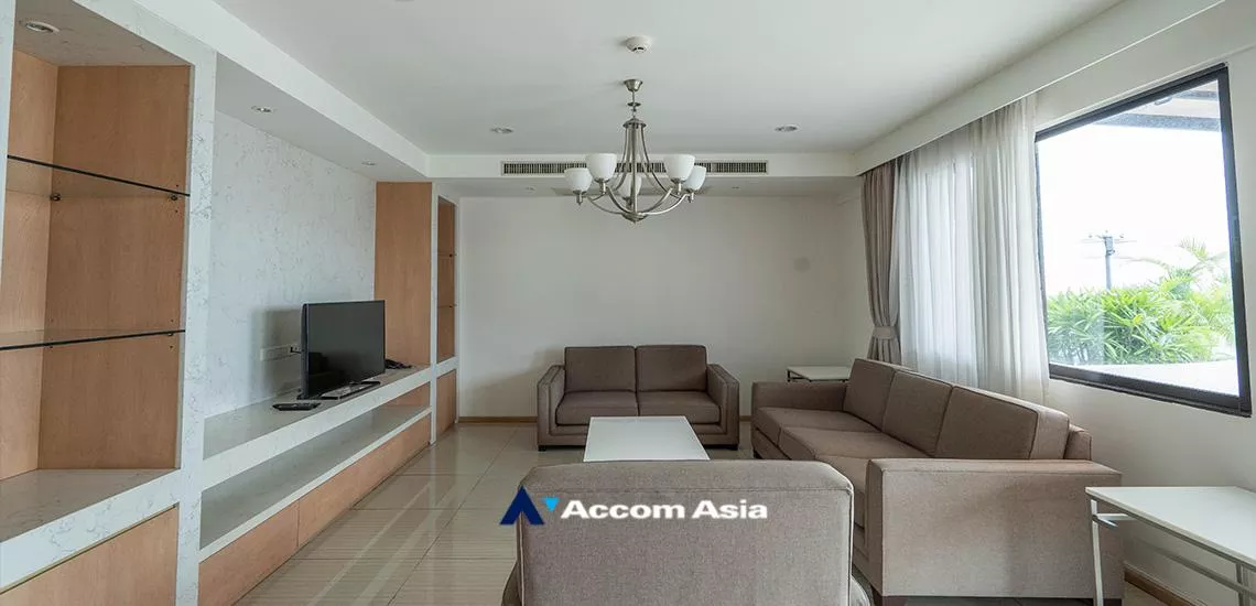 5  4 br Apartment For Rent in Sukhumvit ,Bangkok BTS Ekkamai at Comfort living and well service AA18545