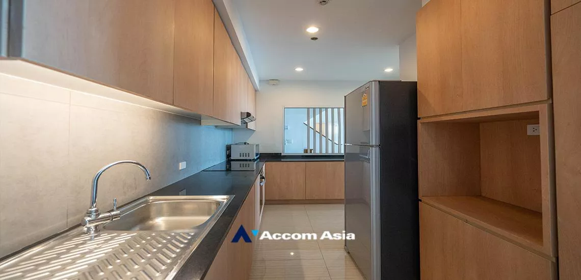 7  4 br Apartment For Rent in Sukhumvit ,Bangkok BTS Ekkamai at Comfort living and well service AA18545