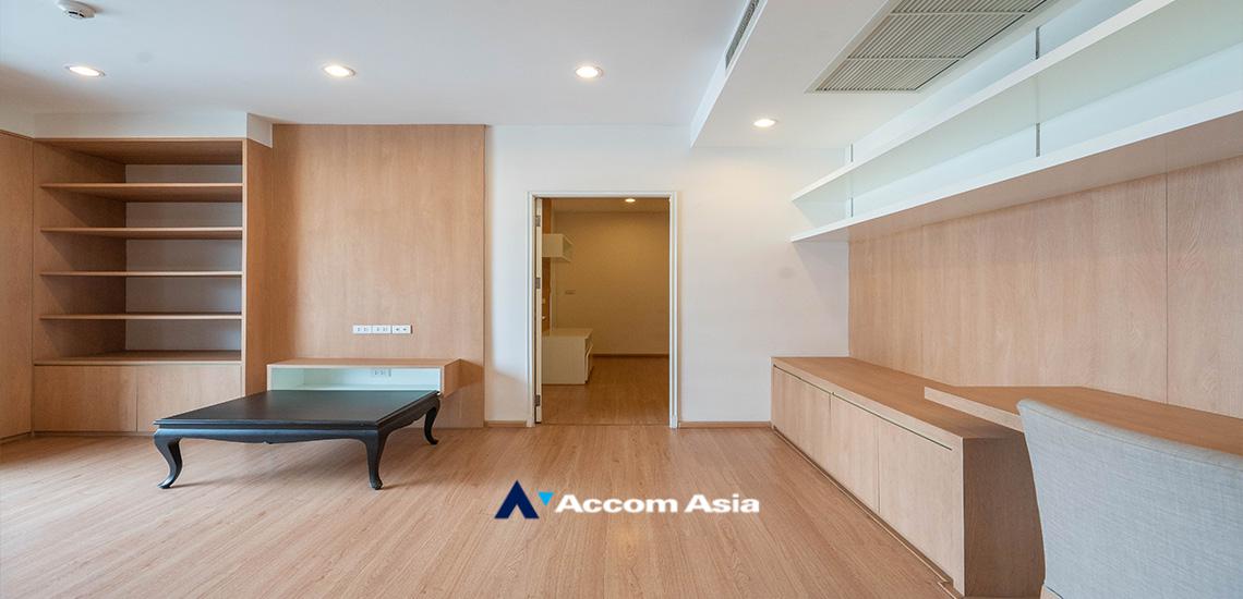 11  4 br Apartment For Rent in Sukhumvit ,Bangkok BTS Ekkamai at High-Rise Living with a Large Balcony Apartment in Ekkamai AA18545
