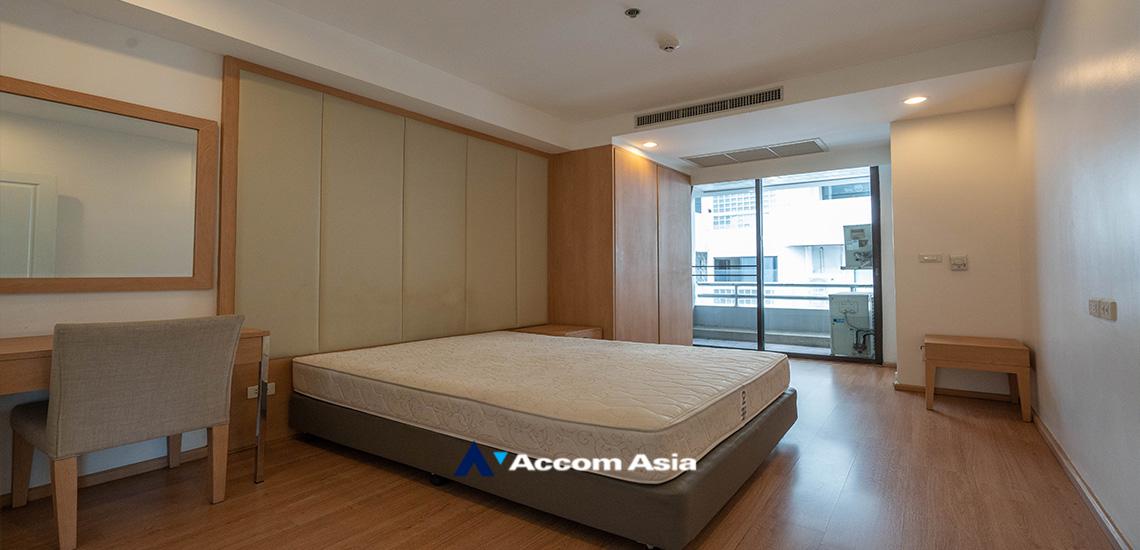 13  4 br Apartment For Rent in Sukhumvit ,Bangkok BTS Ekkamai at High-Rise Living with a Large Balcony Apartment in Ekkamai AA18545