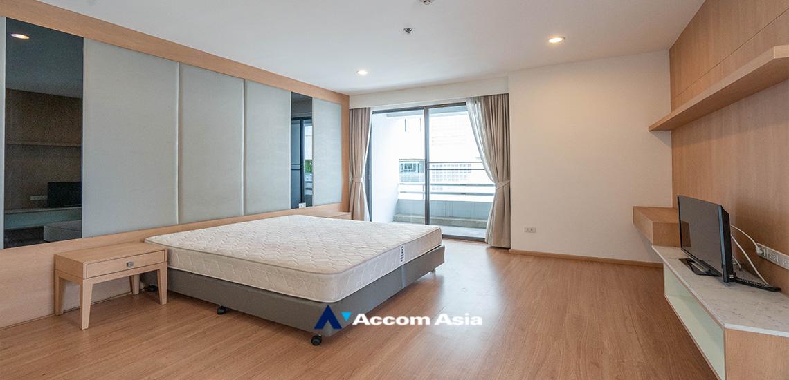 14  4 br Apartment For Rent in Sukhumvit ,Bangkok BTS Ekkamai at High-Rise Living with a Large Balcony Apartment in Ekkamai AA18545