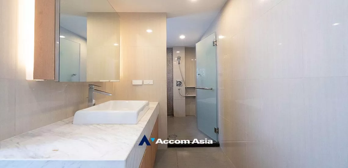 20  4 br Apartment For Rent in Sukhumvit ,Bangkok BTS Ekkamai at Comfort living and well service AA18545