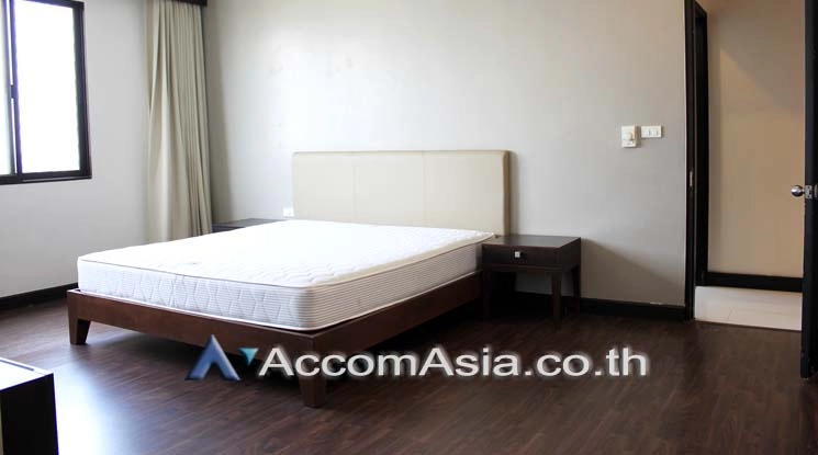 5  2 br Apartment For Rent in Sukhumvit ,Bangkok BTS Ekkamai at High-Rise Living with a Large Balcony Apartment in Ekkamai AA18546