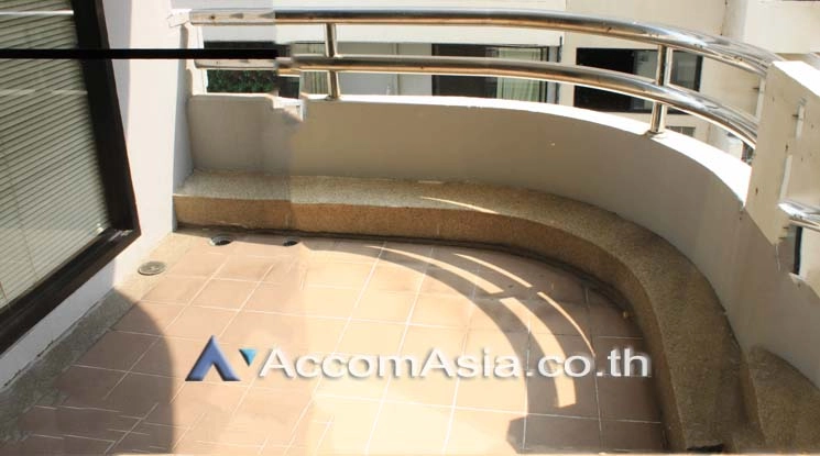 10  2 br Apartment For Rent in Sukhumvit ,Bangkok BTS Ekkamai at High-Rise Living with a Large Balcony Apartment in Ekkamai AA18546