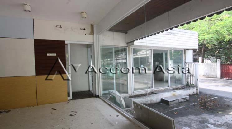5  2 br House for rent and sale in Sathorn ,Bangkok MRT Khlong Toei 90605