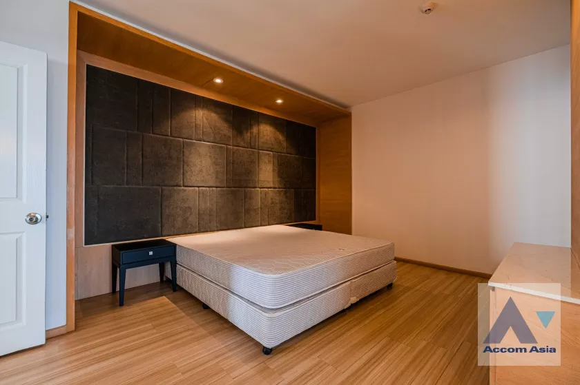 8  2 br Apartment For Rent in Sukhumvit ,Bangkok BTS Ekkamai at Comfort living and well service AA18548