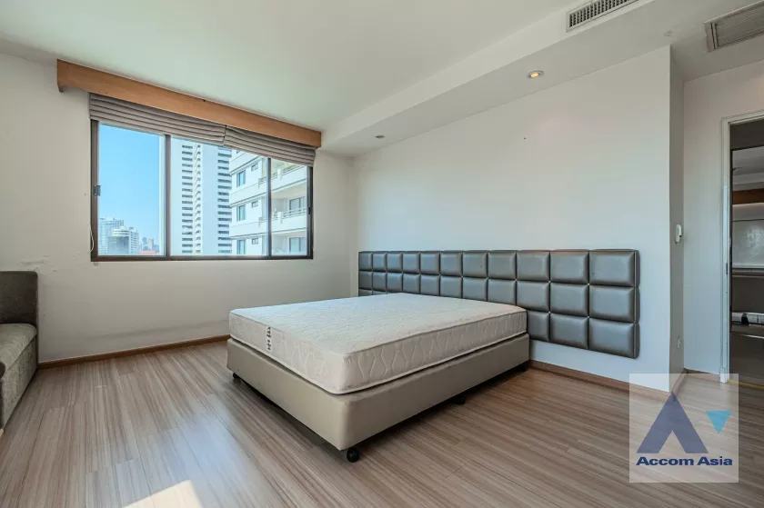16  2 br Apartment For Rent in Sukhumvit ,Bangkok BTS Ekkamai at Comfort living and well service AA18548