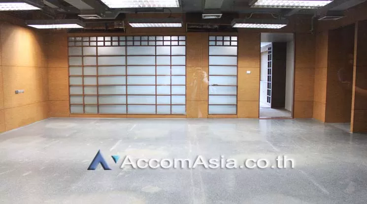  Heart of Prompong Office space  for Rent BTS Phrom Phong in Sukhumvit Bangkok