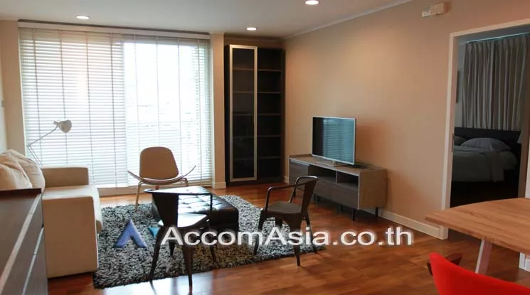  2 Bedrooms  Condominium For Rent in Ploenchit, Bangkok  near BTS Ploenchit (AA18564)