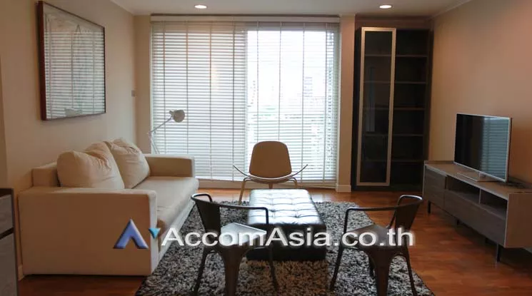  2 Bedrooms  Condominium For Rent in Ploenchit, Bangkok  near BTS Ploenchit (AA18564)