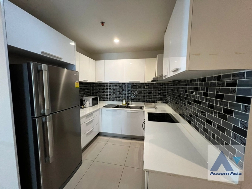 unit 3 Bedrooms  Condominium For Rent in Sukhumvit, Bangkok  near BTS Nana (AA18567)