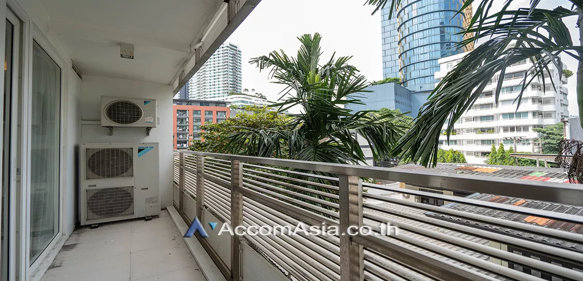 unit 3 Bedrooms  Condominium For Rent in Sukhumvit, Bangkok  near BTS Thong Lo (AA18594)