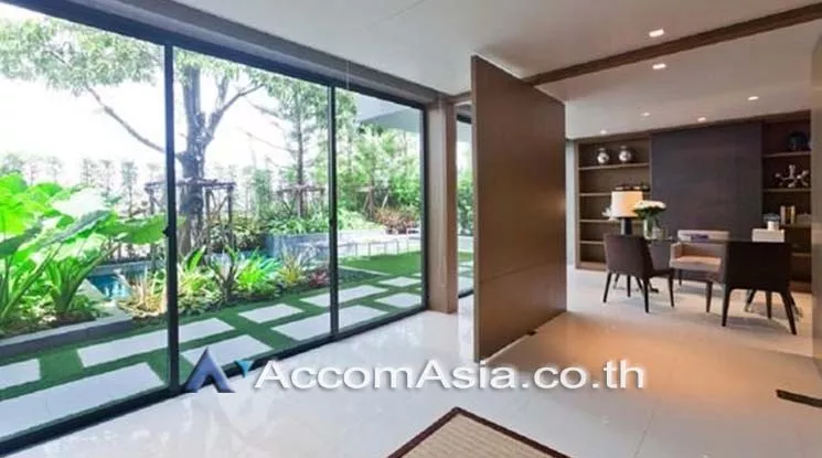 4 Bedrooms  House For Sale in Ratchadapisek, Bangkok  near MRT Thailand Cultural Center (AA18596)
