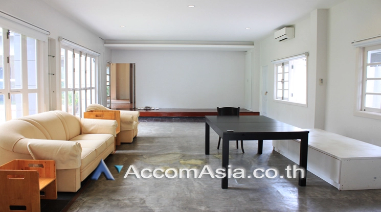 unitHome Office, Pet friendly |  4 Bedrooms  House For Rent in Sukhumvit, Bangkok  near BTS Ekkamai (AA18598)
