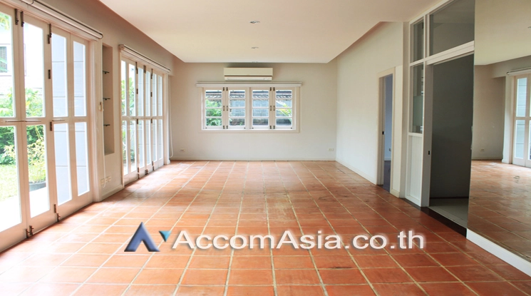 1  4 br House For Rent in Sukhumvit ,Bangkok BTS Ekkamai AA18598