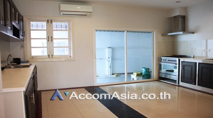unitHome Office, Pet friendly |  4 Bedrooms  House For Rent in Sukhumvit, Bangkok  near BTS Ekkamai (AA18598)