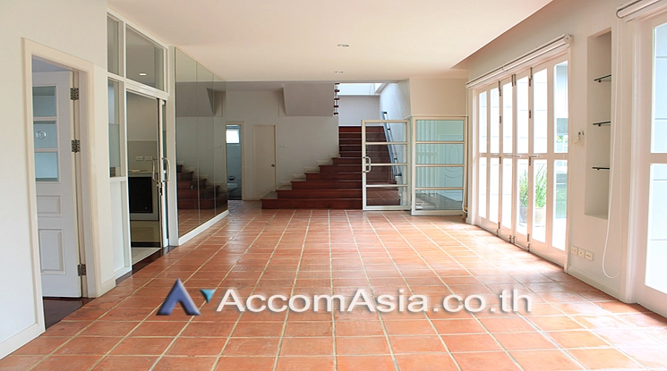 5  4 br House For Rent in Sukhumvit ,Bangkok BTS Ekkamai AA18598