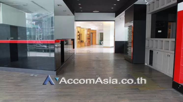  2  Retail / Showroom For Rent in Sukhumvit ,Bangkok BTS Ekkamai at Retail Space in Bangkok AA18628