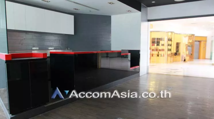 unit Retail / showroom For Rent in Sukhumvit, Bangkok  near BTS Ekkamai (AA18628)