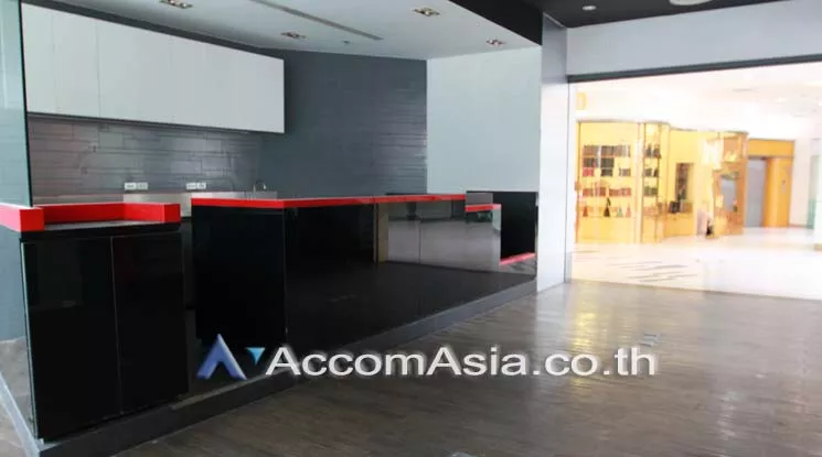 4  Retail / Showroom For Rent in Sukhumvit ,Bangkok BTS Ekkamai at Retail Space in Bangkok AA18628