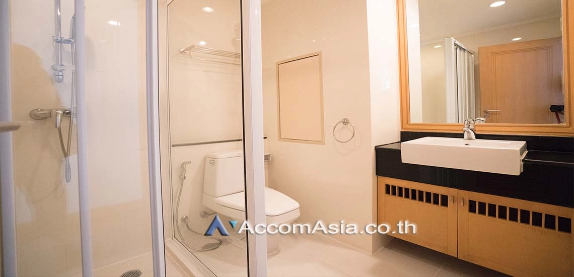 8  3 br Apartment For Rent in Sukhumvit ,Bangkok BTS Phrom Phong at Apartment with Top Facilities, Close to Emshere AA18646