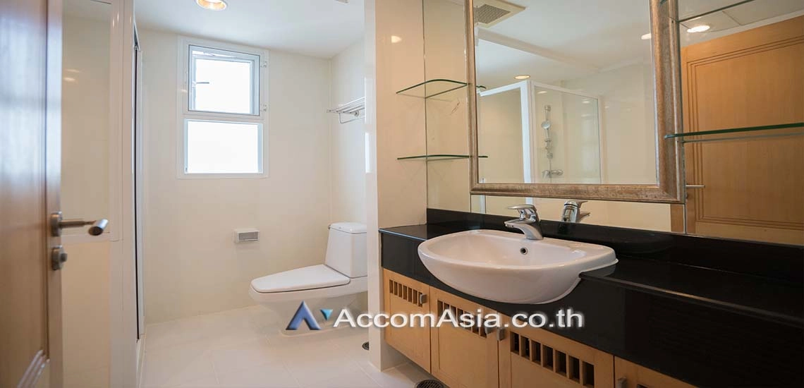 9  3 br Apartment For Rent in Sukhumvit ,Bangkok BTS Phrom Phong at Apartment with Top Facilities, Close to Emshere AA18646