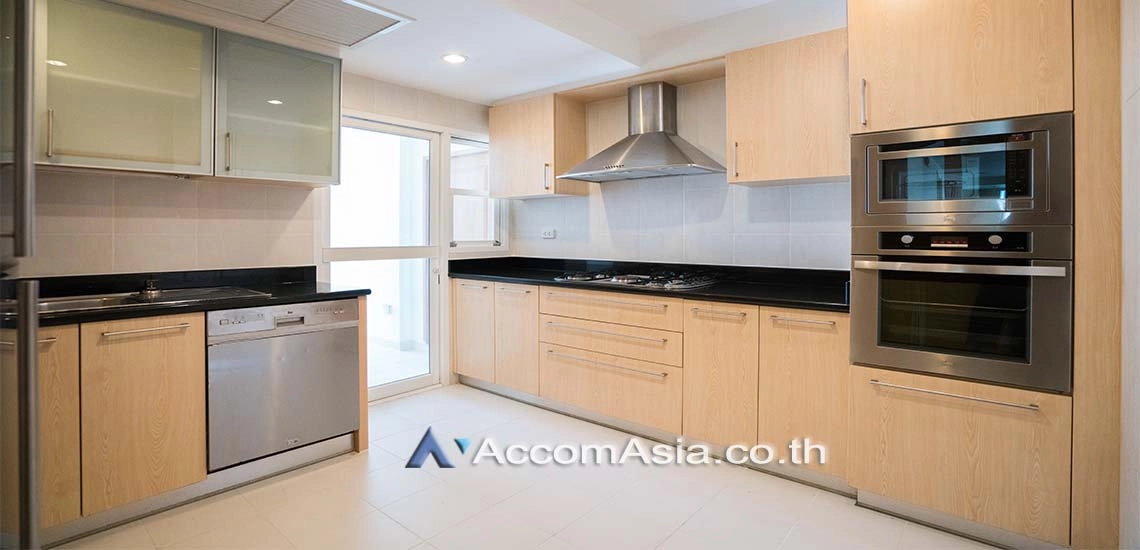 unitPet friendly |  3 Bedrooms  Apartment For Rent in Sukhumvit, Bangkok  near BTS Phrom Phong (AA18646)
