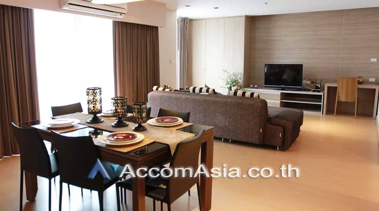 unit 3 Bedrooms  Apartment For Rent in Sukhumvit, Bangkok  near BTS Nana (AA18715)