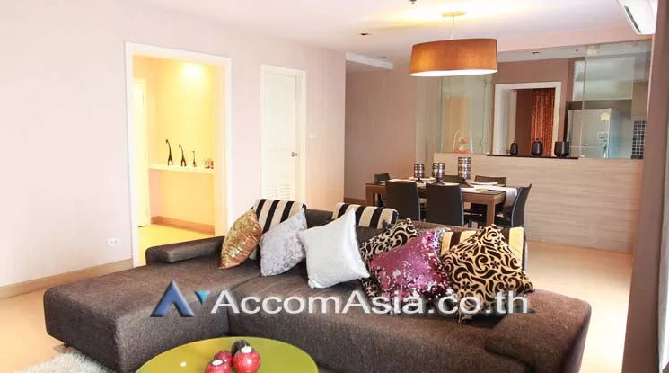  3 Bedrooms  Apartment For Rent in Sukhumvit, Bangkok  near BTS Nana (AA18715)