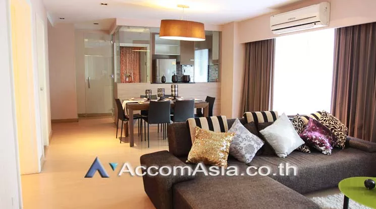  3 Bedrooms  Apartment For Rent in Sukhumvit, Bangkok  near BTS Nana (AA18715)