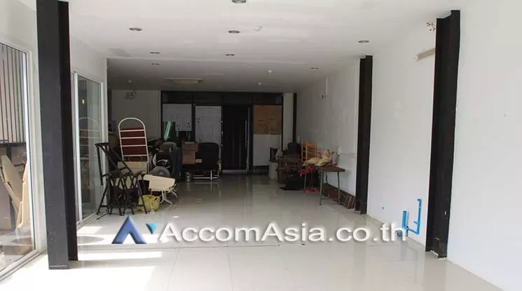 5  Retail / Showroom For Rent in Sukhumvit ,Bangkok BTS Thong Lo at 9.53 Community Mall AA18747