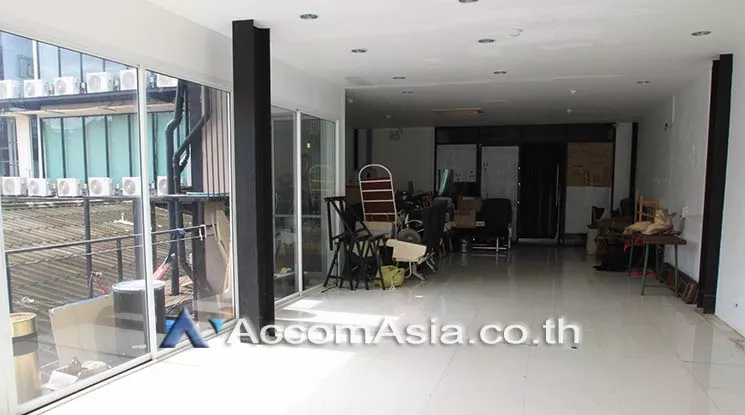 6  Retail / Showroom For Rent in Sukhumvit ,Bangkok BTS Thong Lo at 9.53 Community Mall AA18747