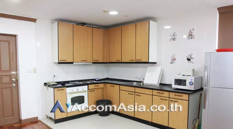 unit 2 Bedrooms  Condominium For Sale in Sukhumvit, Bangkok  near BTS Nana (AA18753)