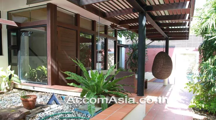  1  4 br House For Rent in Sukhumvit ,Bangkok BTS Thong Lo at A Peaceful Garden House AA18786