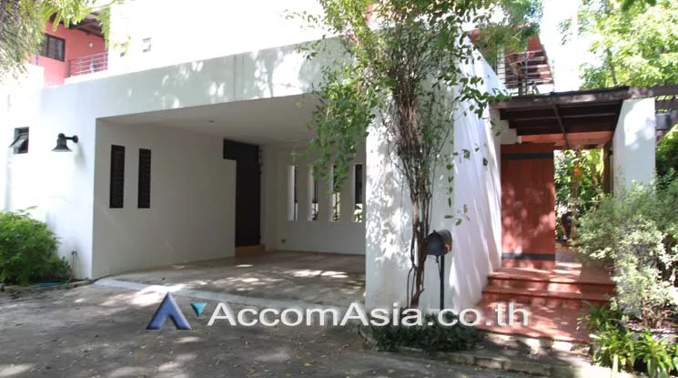 4  4 br House For Rent in Sukhumvit ,Bangkok BTS Thong Lo at A Peaceful Garden House AA18786