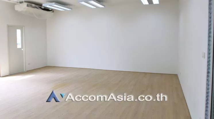 5  Office Space For Rent in Sathorn ,Bangkok BTS Chong Nonsi - BRT Sathorn at Mobicom 3 Building AA18788