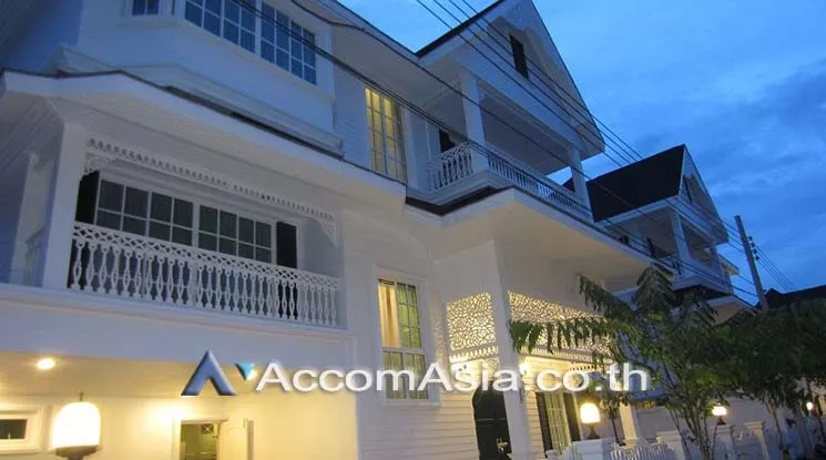 2  3 br House For Rent in Bangna ,Bangkok BTS Bearing at Fantasia Villa AA18816
