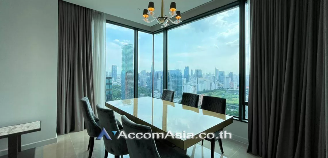 7  3 br Condominium For Rent in Ploenchit ,Bangkok BTS Chitlom at Sindhorn Residence AA18819