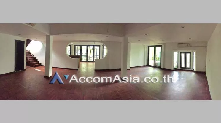 5  3 br House For Rent in ploenchit ,Bangkok BTS Chitlom AA18836