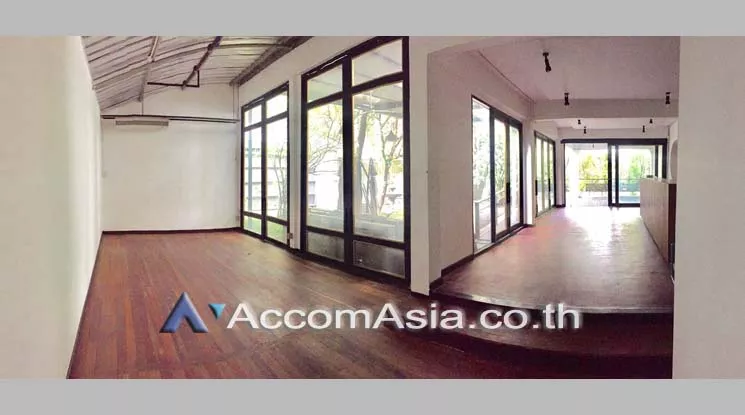 7  3 br House For Rent in ploenchit ,Bangkok BTS Chitlom AA18836