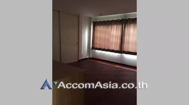 9  3 br House For Rent in ploenchit ,Bangkok BTS Chitlom AA18836
