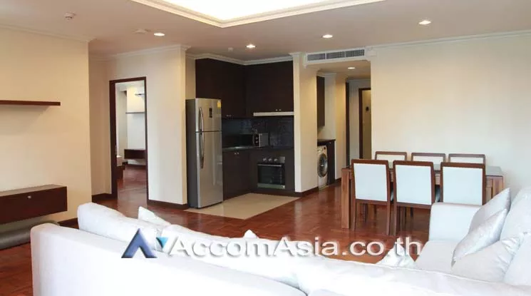  2 Bedrooms  Apartment For Rent in Ploenchit, Bangkok  near BTS Ploenchit (AA18845)