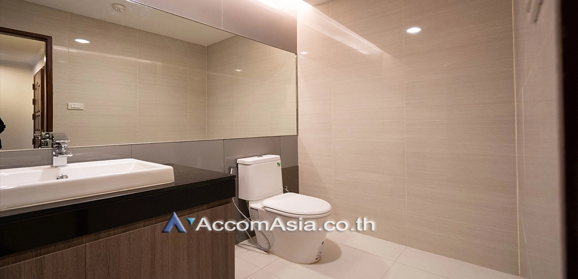 unit 2 Bedrooms  Apartment For Rent in Ploenchit, Bangkok  near BTS Ploenchit (AA18846)